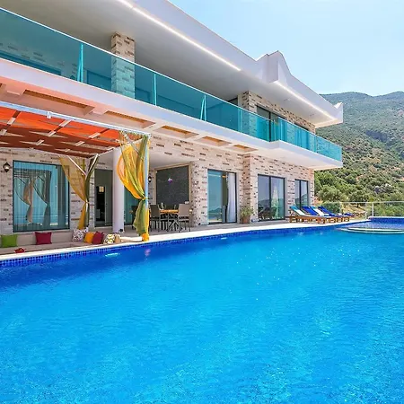 Sunrise Villa *